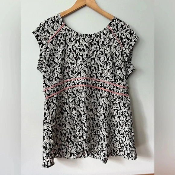 Motherhood Maternity Short Sleeve Blouse with Tie | Large - Picture 2 of 6